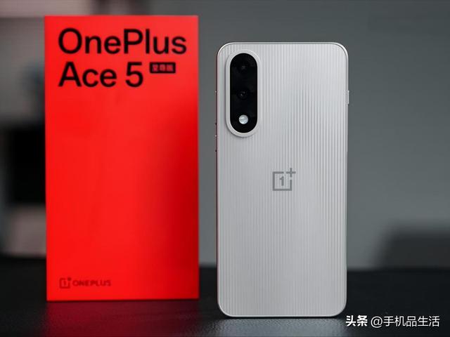 红米K80至尊版、iQOO Neo10 Pro+和一加Ace5至尊版选哪个？