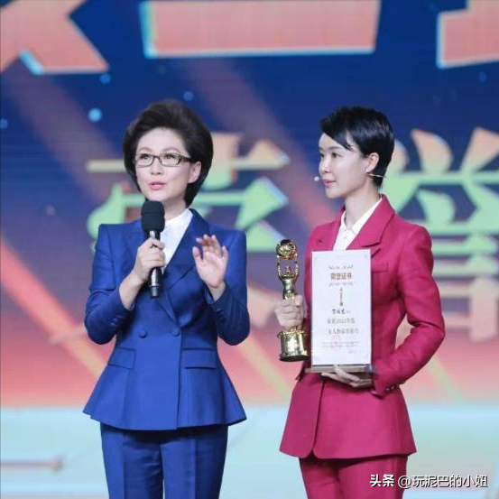 47岁贺娇龙去世！同学曝抢救过程，网友提醒成真	，此前疑早有征兆