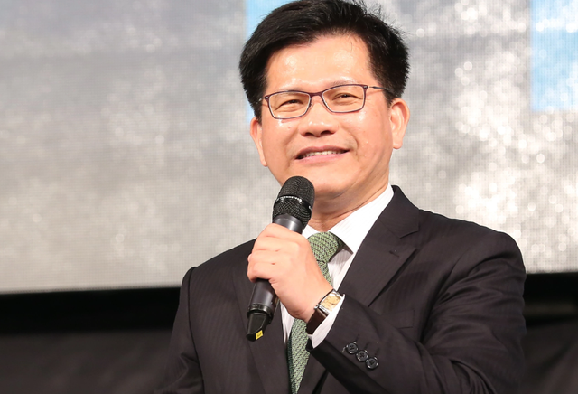局势已恶化，10国踩踏中国红线，中方枪打出头鸟，菲必须付出代价
