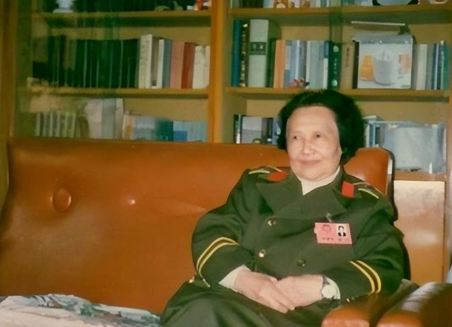 她曾任刘少奇的秘书，嫁给了刘少奇，离婚后终身未婚，活到101岁