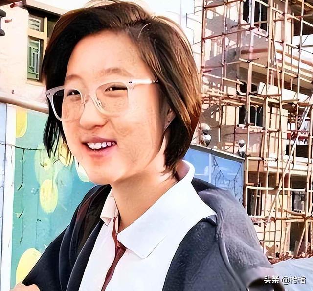 成龙砸4000万认回女儿，房祖名帮忙林凤娇沉默，吴卓林的话最清醒