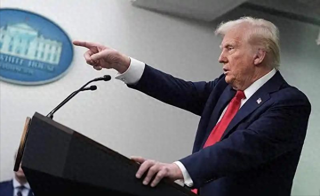 特朗普向全球发出通牒：180天内准备对中国动手，不帮忙就加税