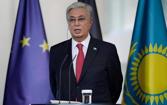 高市刚敲定稀土大单，哈萨克斯坦趁虚而入	，结果被中国卡脖子