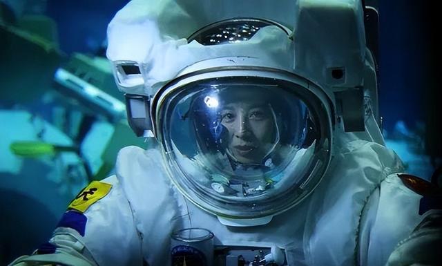 牺牲太大了！中国首个出舱女宇航员谈太空之旅：落地后路都走不了