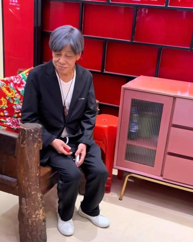 梁小龙死因公布，令人惋惜，伴随在他身上的3个争议	，也该解开了