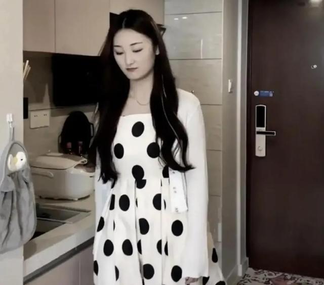 陈亚楠分手四年处境坎坷,店倒闭还欠债,弟弟房车梦彻底落空