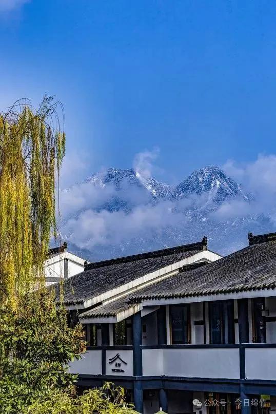 超凉快！走！住小院枕山风，做绵竹“山系青年”……