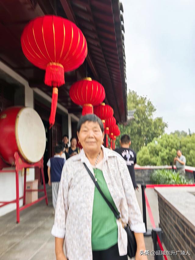 国庆假期中，陪父母登仪征鼓楼