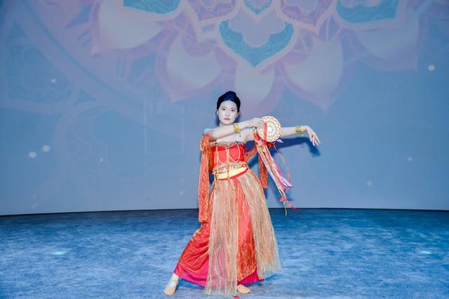 20强选手巅峰对决！2025三亚南山文旅推介官大赛落幕