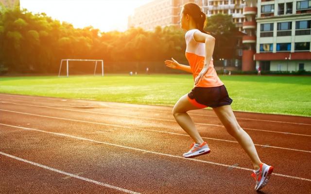 走路或许影响寿命！再次提醒：过了55岁，走路“四不要”要记牢