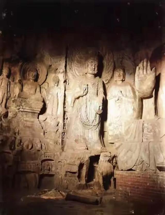 叹为观止——100多年前的龙门石窟是这样！不要门票，但也没游客