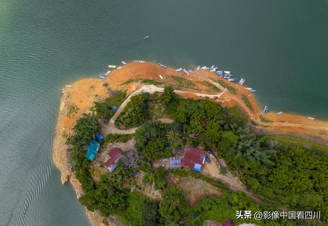 海南五指山：夏日五指山水库