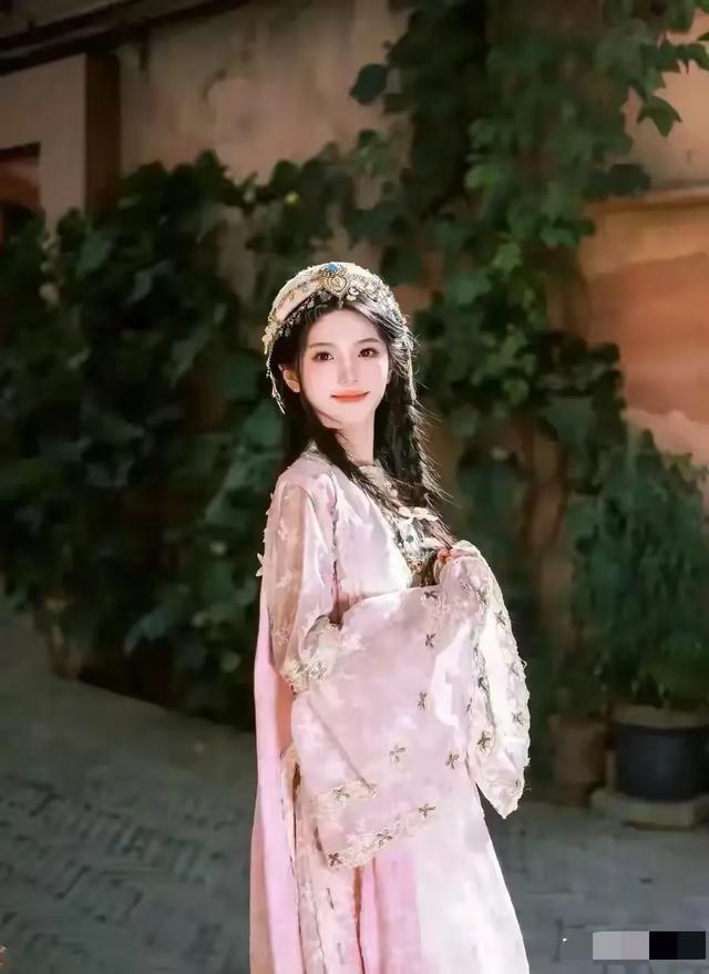 新疆乌鲁木齐一校花, 身高169cm,体重48kg 美的让人移不开眼