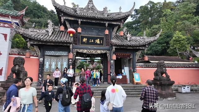 四川头号富裕县级市，人均可支配收入超4万，山水美景远近闻名