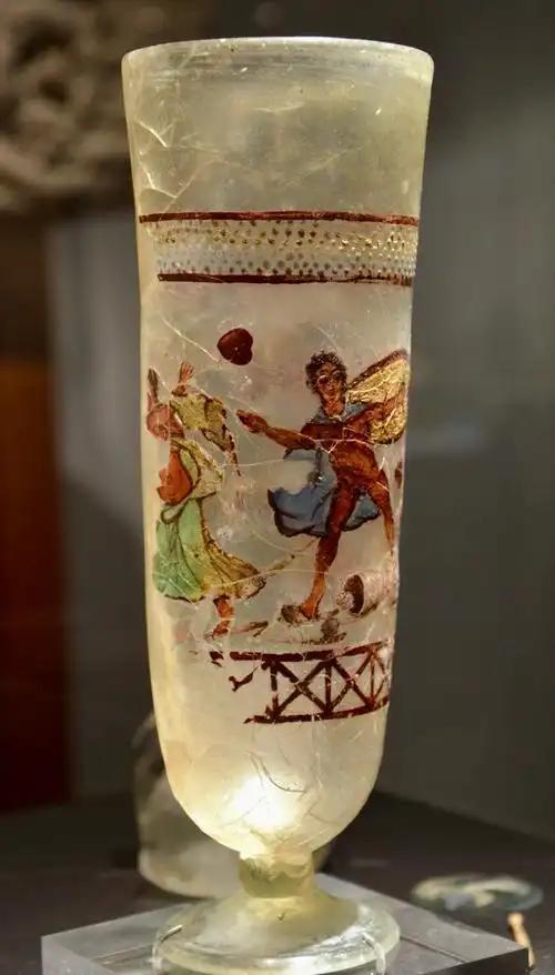 1700年闷葫芦开口：罗马玻璃刻的“花”，竟让美国专家看走眼