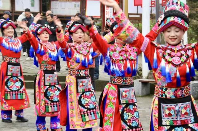 奔赴南宝山羌年庆典，邂逅“云上民族”的千年浪漫
