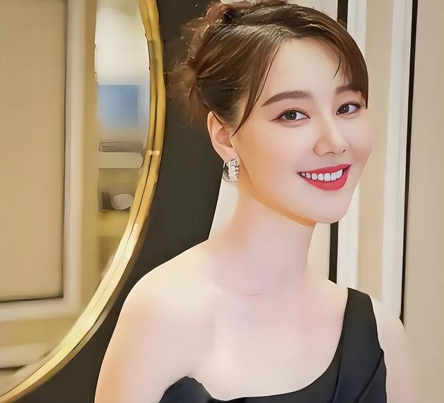 私生活混乱	、被央视开除、陪睡上位？王冠身上的标签究竟有多离谱