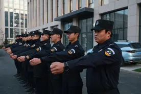 有的朋友做了好几年保安，不知道保安有哪些岗位，今天就来说说。图片