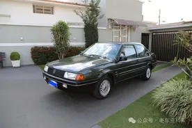 老车分享 一辆1991年产大众桑塔纳2000双门版图片