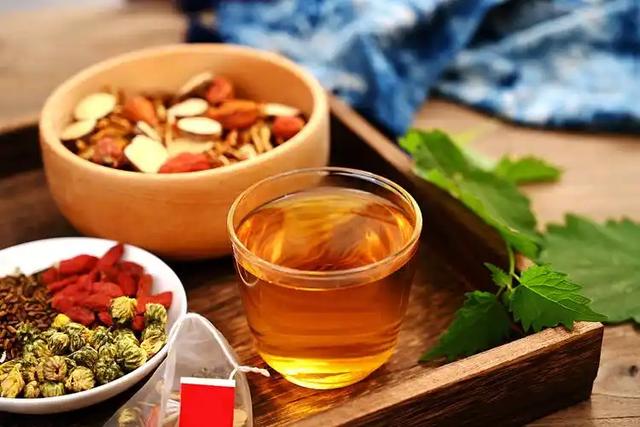 红茶是血糖“杀手”？医生告诫：若想血糖正常，这4种茶不要贪嘴