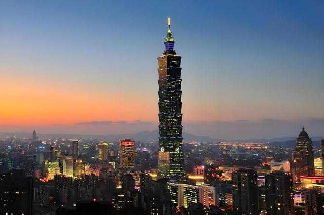 台湾这次真玩大了！特朗普要开始明抢了？赖当局突然硬起来了，不给军火立马还钱，岛内风向大变