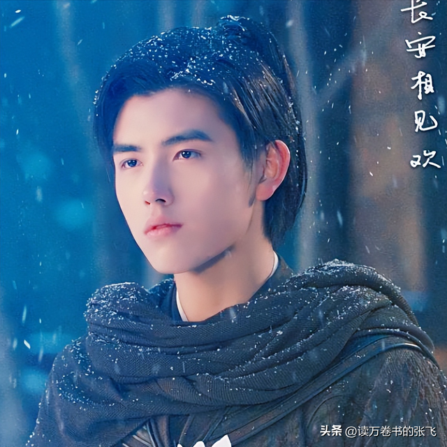 长得太美被导演占为己有，4年后生下大明星儿子，17岁就成男一号