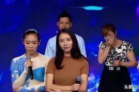 电视节目现场，女博士拒认亲生父母，得知真相后观众表示支持图片