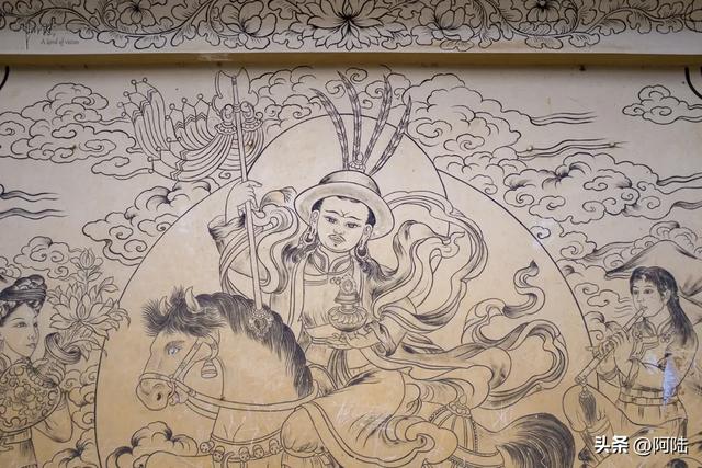 泸沽湖镇的石板路是当地摩梭文化的重要载体，却是众多车友的噩梦