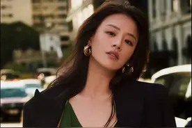 马思纯暴瘦后深V绿裙造型壁纸美图 马思纯瘦了以后身材曲线更美了图片
