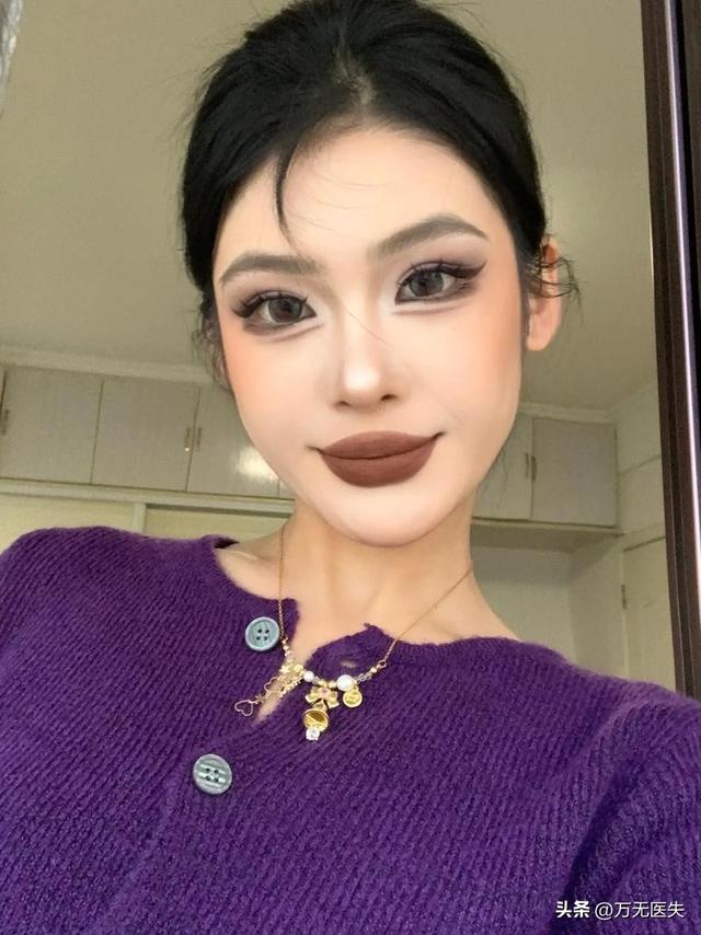 留学一年嘴都变大了，女学生面相变化图走红，牢A果然权威