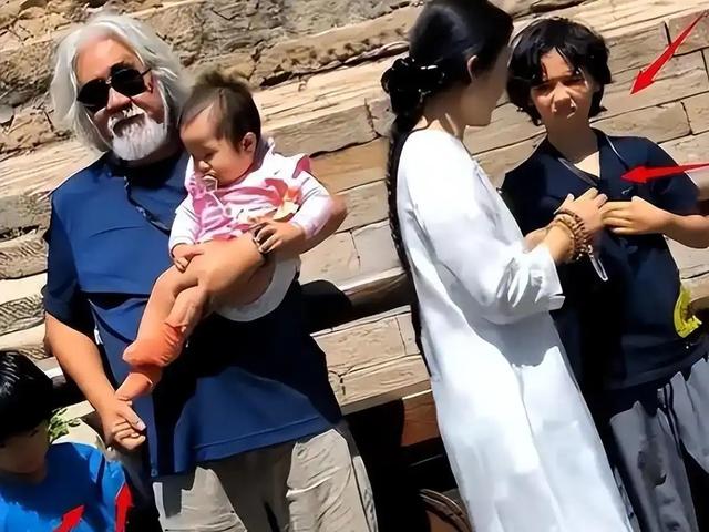 “牡丹花下死，做鬼也风流！”74岁的张纪中完全活成了“笑话”！