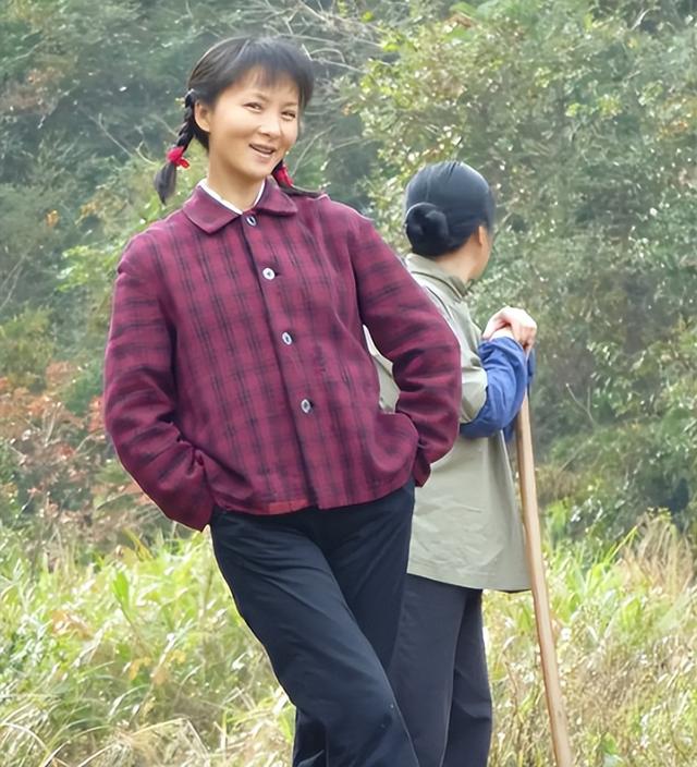 她定居美国13年，现在想回国捞金，却被网友问，回来干嘛？