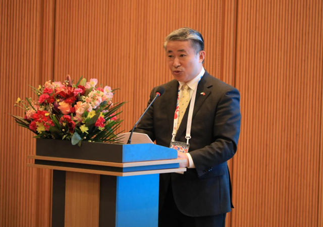 高市拒不认错，日方威胁驱逐中国外交官，中方一句话下达最后通牒