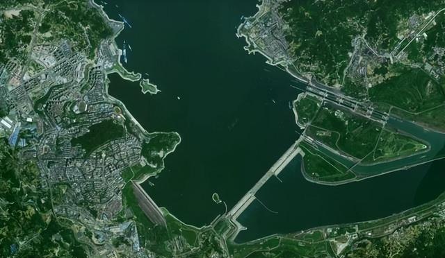 全国8座巨型火电厂，与水电站相比谁更强？