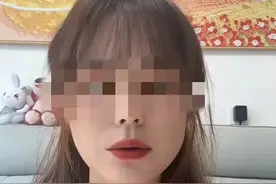 给学生戴“小蜜蜂”的老师身份遭质疑，教育局回应：拍视频前已离职，曾是公立学校聘用制教师图片