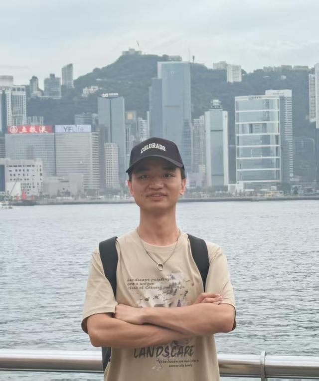 27岁小伙深圳登山失联超48小时，哥哥：监控最后拍到在海岸线边