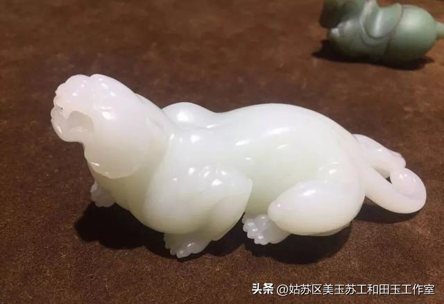 一块玉	，玩出了人性的“魑魅魍魉”！