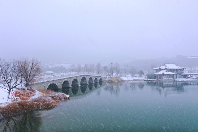 初雪染晋城