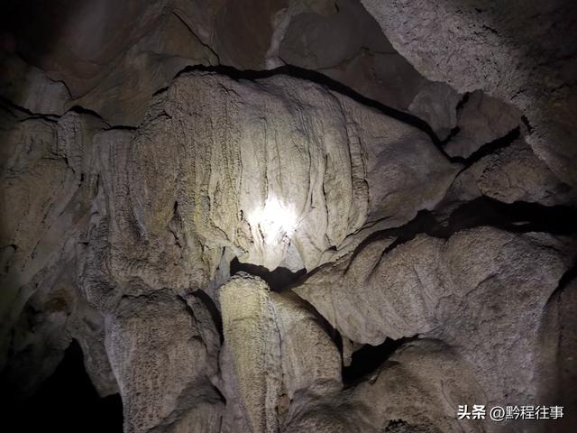 寻找一个最为艰难的躲匪洞，我难到达，土匪也难以到达