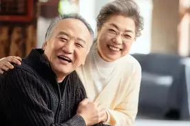 在睡梦中，梦到和异性相爱，原因很简单图片