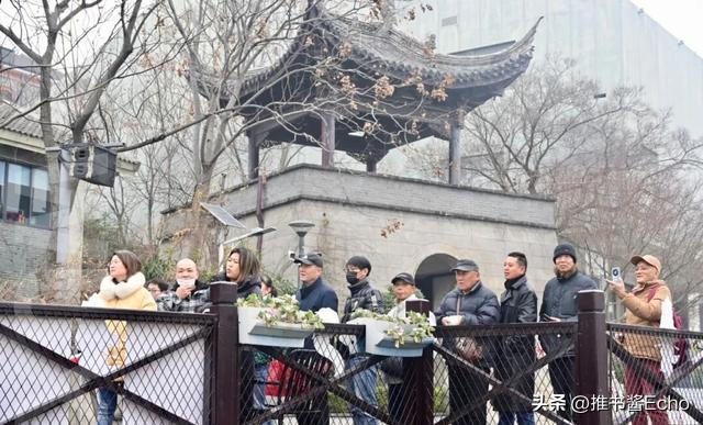 爆满！今天无锡这里排起长队