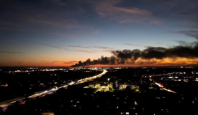 美飞机又出事！炸弹威胁、货机坠毁，华盛顿机场停飞，都是意外？