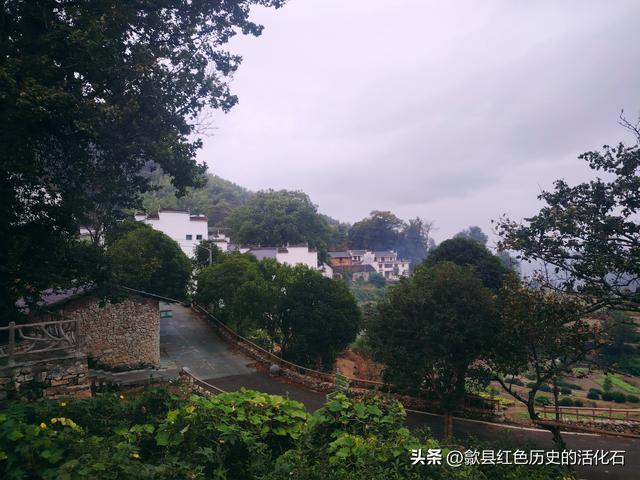 徒步周（家山）查（平坦）古道赏秋景
