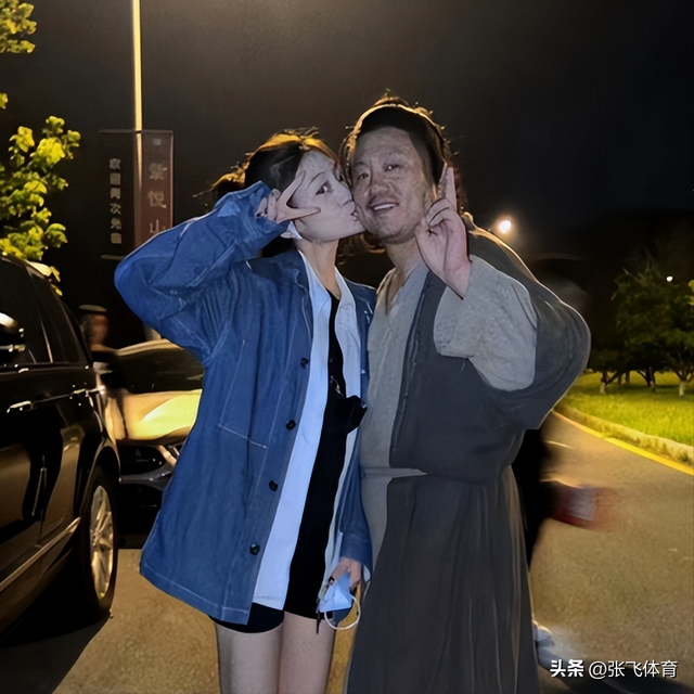 赵本山没想到，爱徒宋晓峰因为女儿闺蜜的爆料	，体面被撕得粉碎！