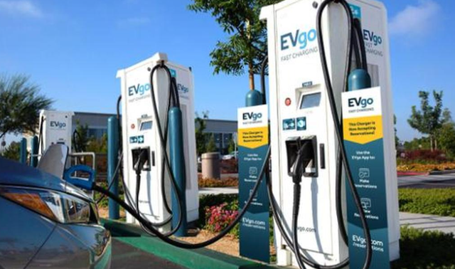 为啥中国电车满街窜，国外却死抱着油车？3个大实话给你整明白！