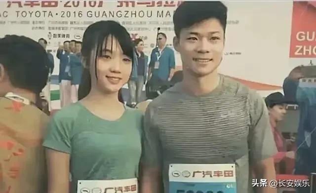 苏炳添与妻子年轻时的照片，从初中至今一直不离不弃，真非常可贵