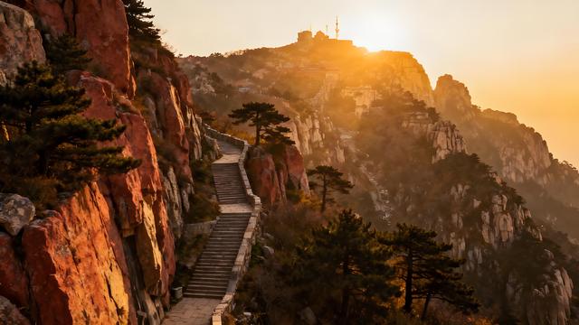 爬华山和泰山哪个更累？一文搞懂两座名山怎么爬才过瘾
