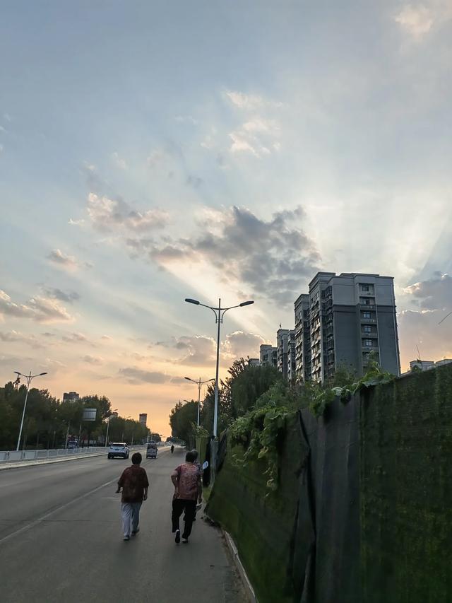 惊了!天热别瞎跑避暑地,在家吹空调才是真香