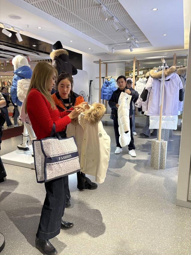 【外眼看云南】从雪山到蓝莓园：一场跨越千里的“胞波”暖冬行圆满结束