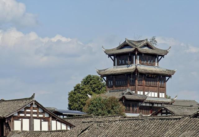 四川一景区火了！16 亿砸出 280 亩古城，想超过乌镇周庄？